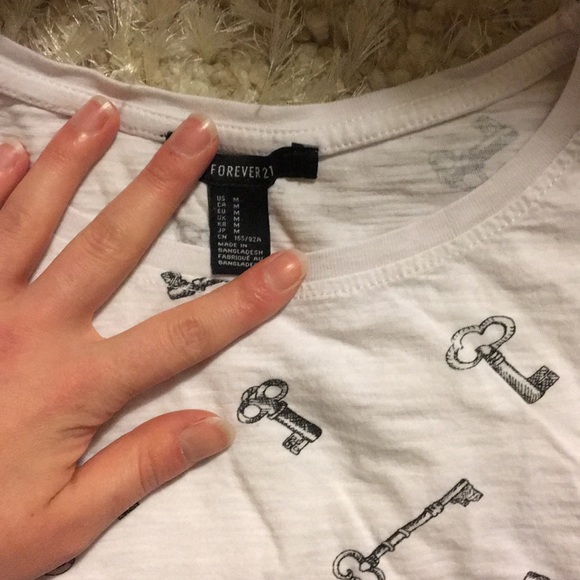 Forever 21 Cropped Tee - Picture 3 of 5